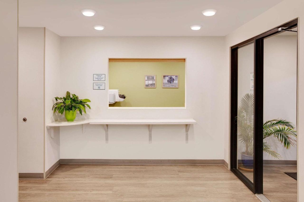 Woodspring Suites Bakersfield East Экстерьер фото