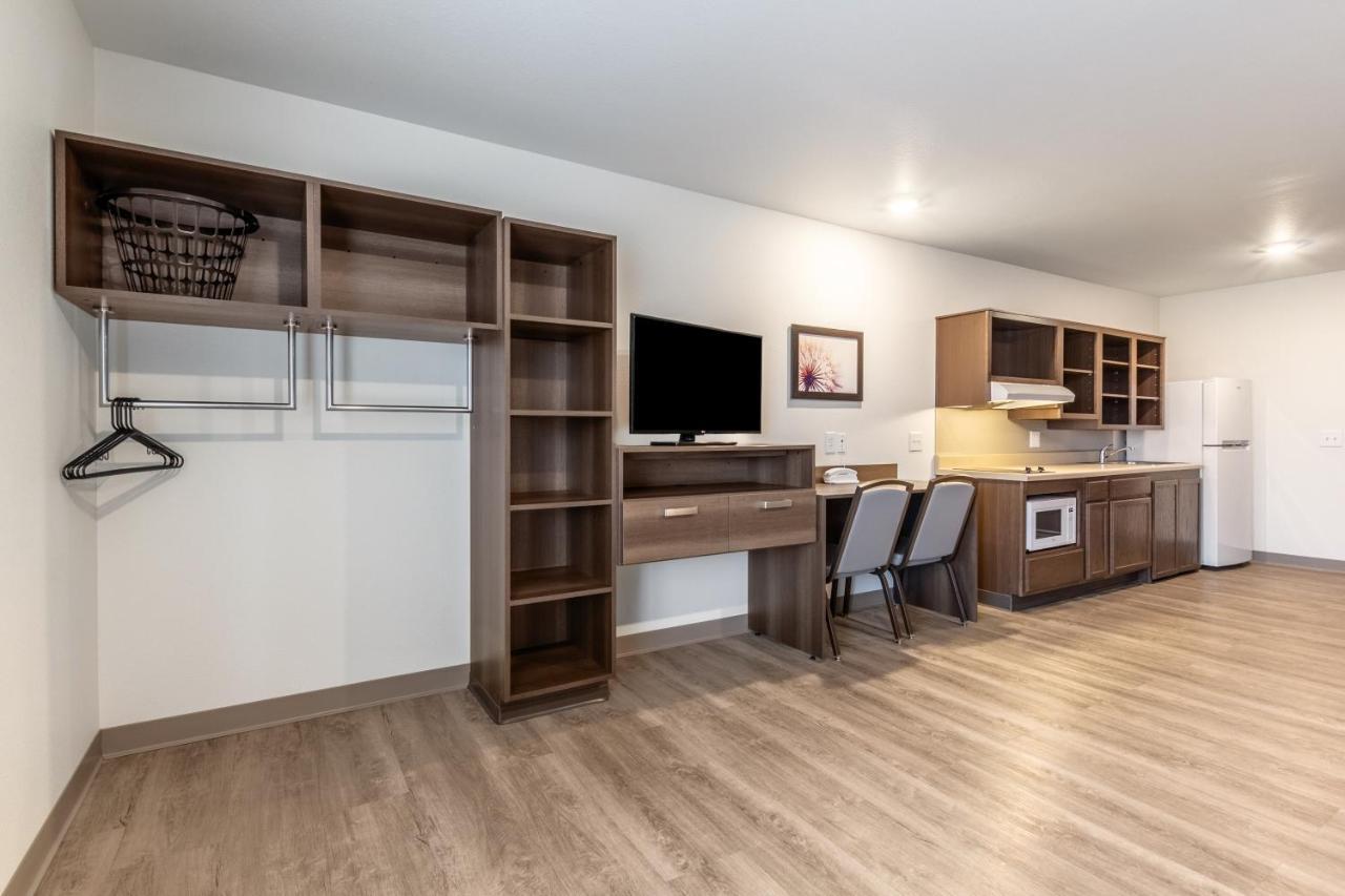 Woodspring Suites Bakersfield East Экстерьер фото
