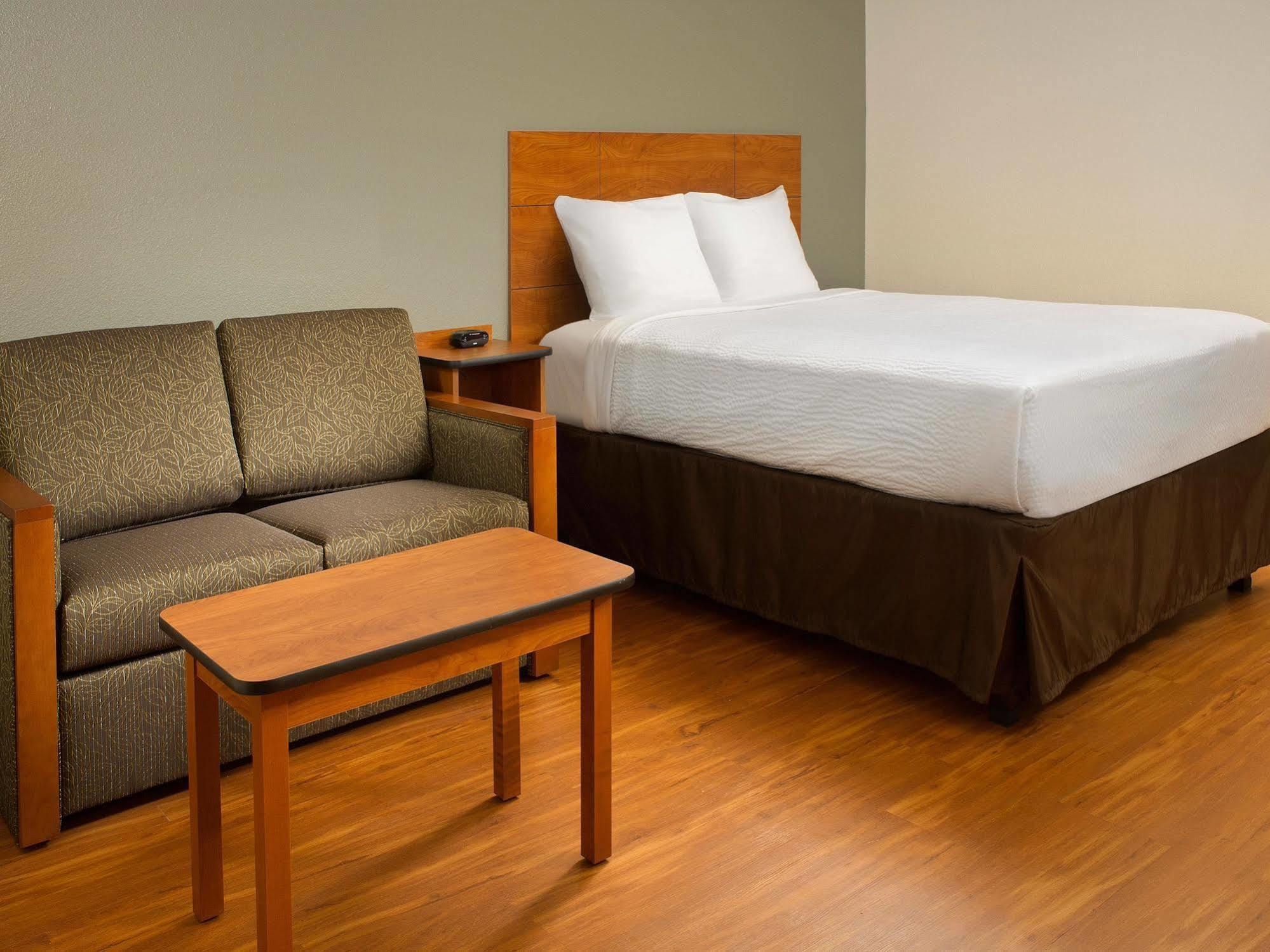 Woodspring Suites Bakersfield East Экстерьер фото