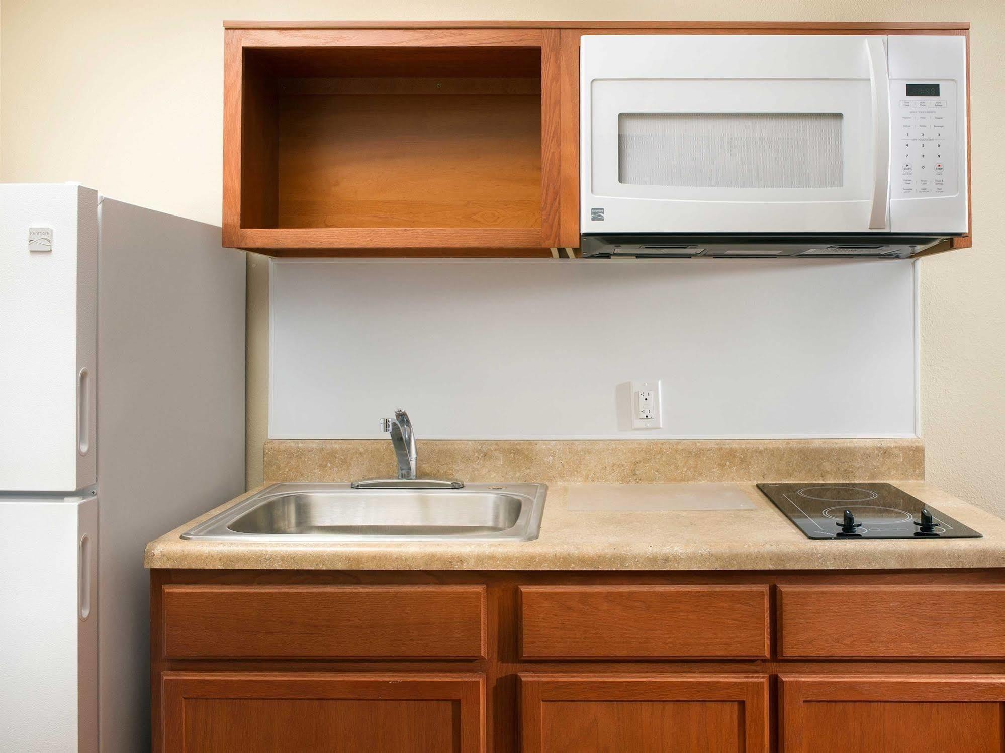 Woodspring Suites Bakersfield East Экстерьер фото